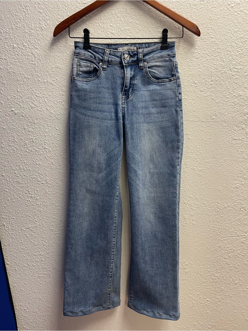 Classic Light Blue Wide-Leg Jeans — Flared Women's Fit